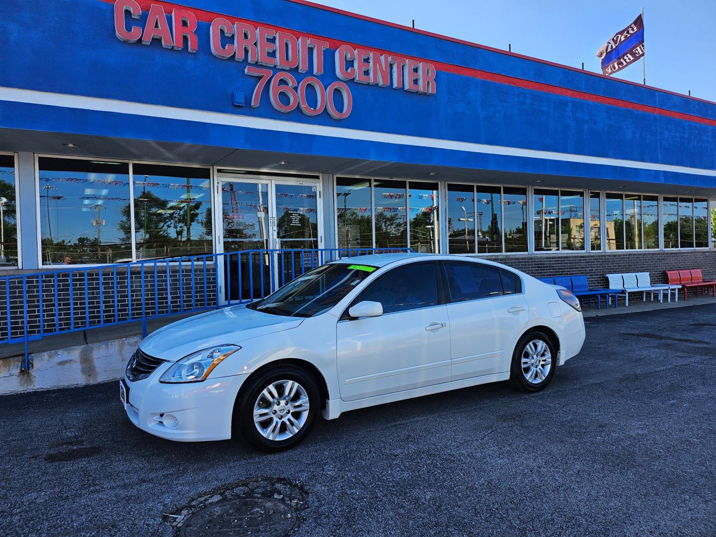 2011 WHITE Nissan Altima 2.5 S (1N4AL2AP1BN) with an 2.5L L4 DOHC 16V engine, located at 7600 S Western Ave., Chicago, IL, 60620, (773) 918-3980, 0.000000, 0.000000 - Photo#1